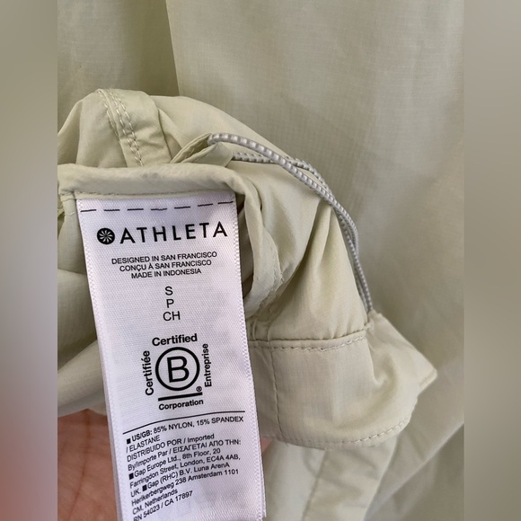Athleta S Expedition Jacket Celadon Tint Green Light Green Hooded Windbreaker - Picture 7 of 10